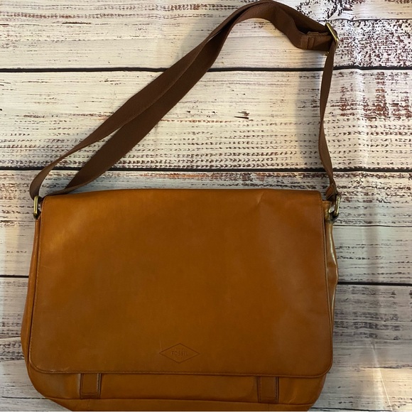 Fossil Leather School Business Messenger Bag - Picture 2 of 11